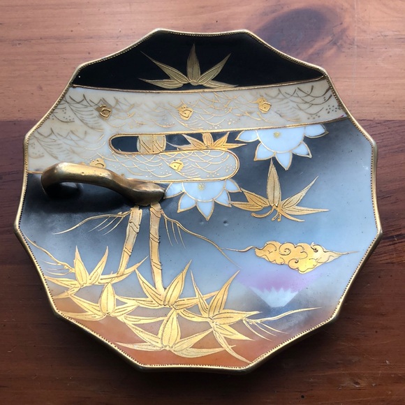 Little Porcelain Handle Serving Plate - Picture 2 of 7